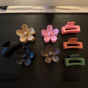 Bundle of 8 Hair Clips